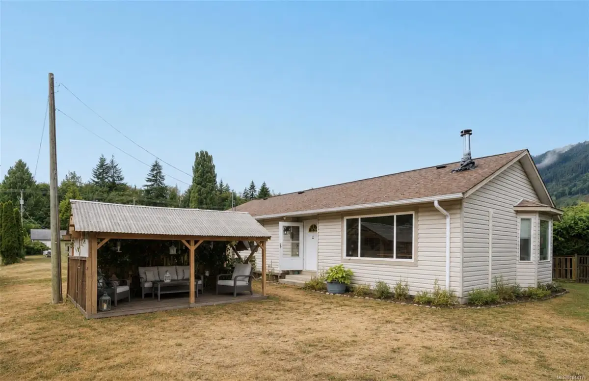 135 Macdonald Rd, Lake Cowichan BC V0R 2G0