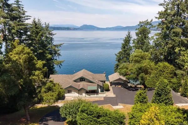 9556 Ardmore Dr, North Saanich BC V8L 5H3 - 3 bed, 3.0 bath in North Saanich