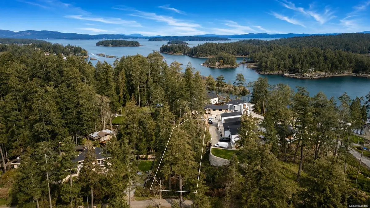 2452 Tryon Rd, North Saanich BC V8L 5H8
