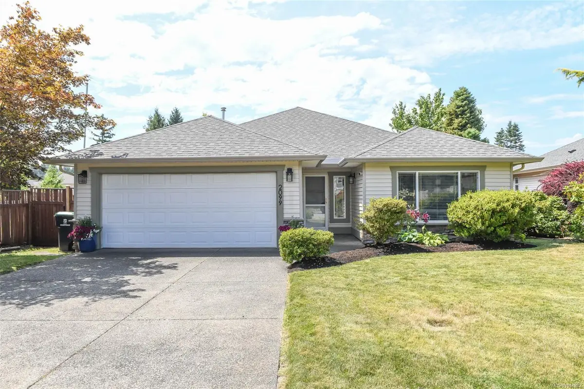 2099 St. Andrews Way, Courtenay BC V9N 9V5
