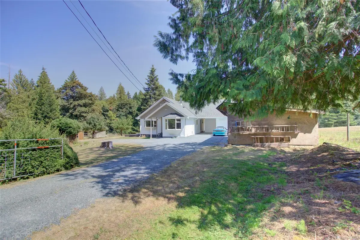 8147 Shasta Rd, Crofton BC V0R 1K0
