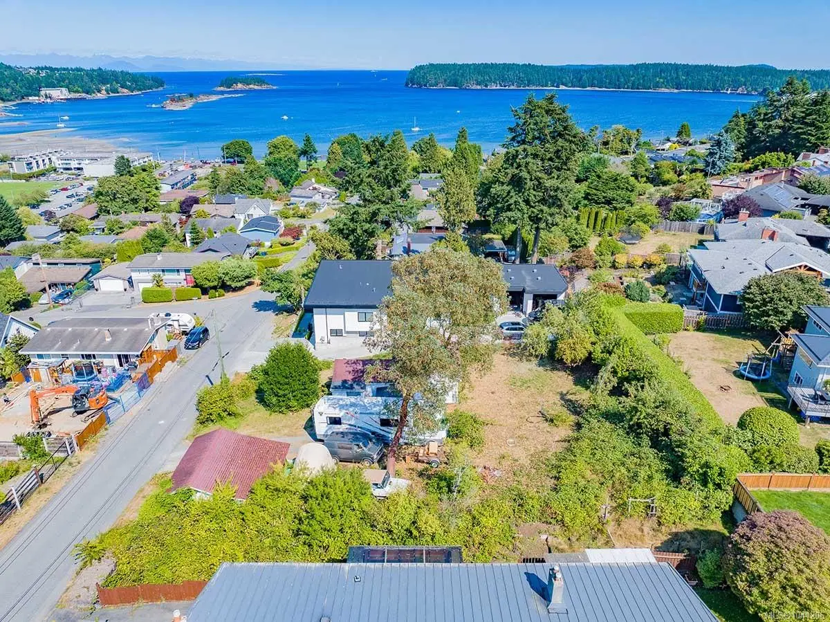 1630 Loat St, Nanaimo BC V9S 3L4