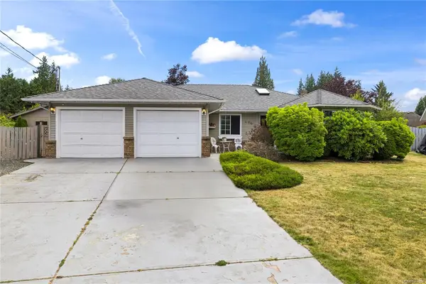 494 Rowan Dr, Qualicum Beach BC V9K 1K1 - 3 bed, 3 bath property for sale in Qualicum Beach