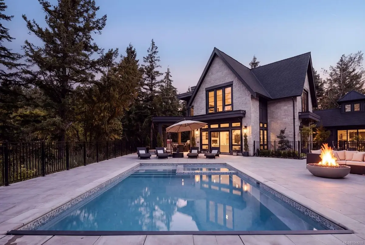 2060 Pinehurst Terr, Langford BC V9B 3S3
