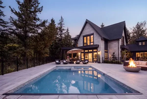 2060 Pinehurst Terr, Langford BC V9B 3S3 - 5 bed, 7.0 bath in Langford