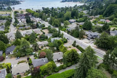 3832 Pitcombe Pl, Saanich BC V8N 4B9