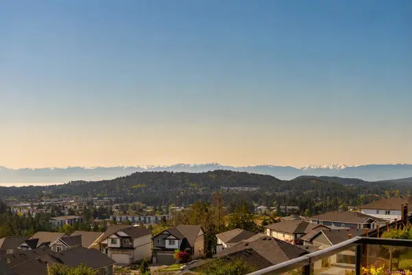 1122 Olivine Mews, Langford BC V9B 5P9 - 3 bed, 4.0 bath in Langford
