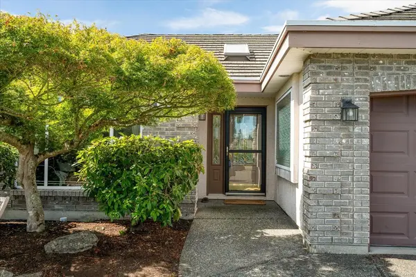 828 Devon Pl, Qualicum Beach BC V9K 2P2 - 3 bed, 2.0 bath in Qualicum Beach