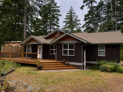 685 Rollo Rd, Gabriola Island BC V0R 1X3