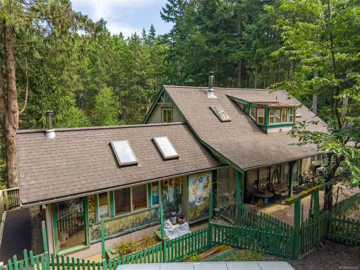 3706 Starboard Cres, Pender Island BC V0N 2M0