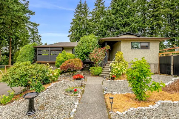 1937 Cougar Cres, Comox BC V9M 2K4 - 5 bed, 4.0 bath in Comox