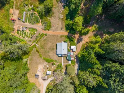 4501 Short Rd, Pender Island BC V0N 2M1