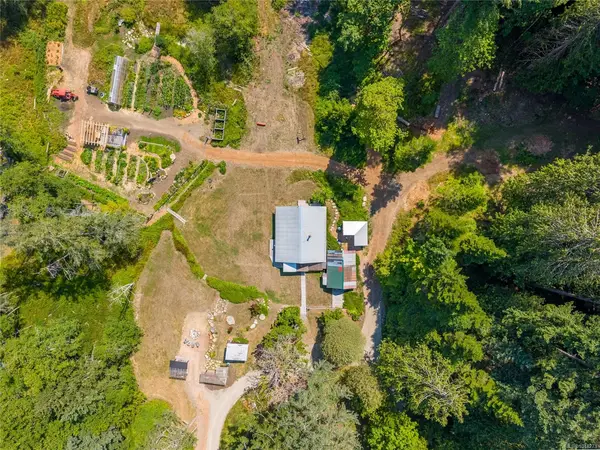 4501 Short Rd, Pender Island BC V0N 2M1 - 2 bed, 1.0 bath in Pender Island