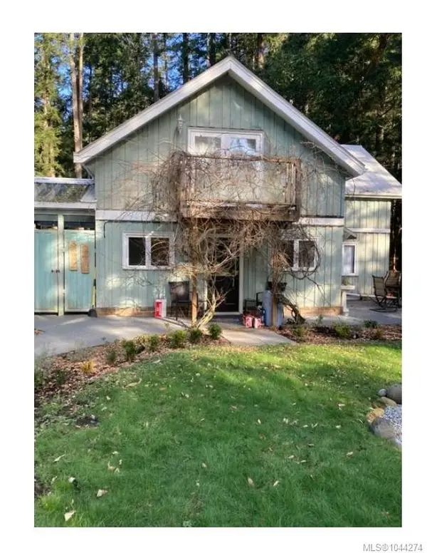 1215 North End Rd, Salt Spring BC V8K 1M2 - 5 bed, 2.0 bath in Salt Spring