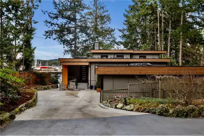2250 Dolphin Rd, North Saanich BC V8L 5Y7