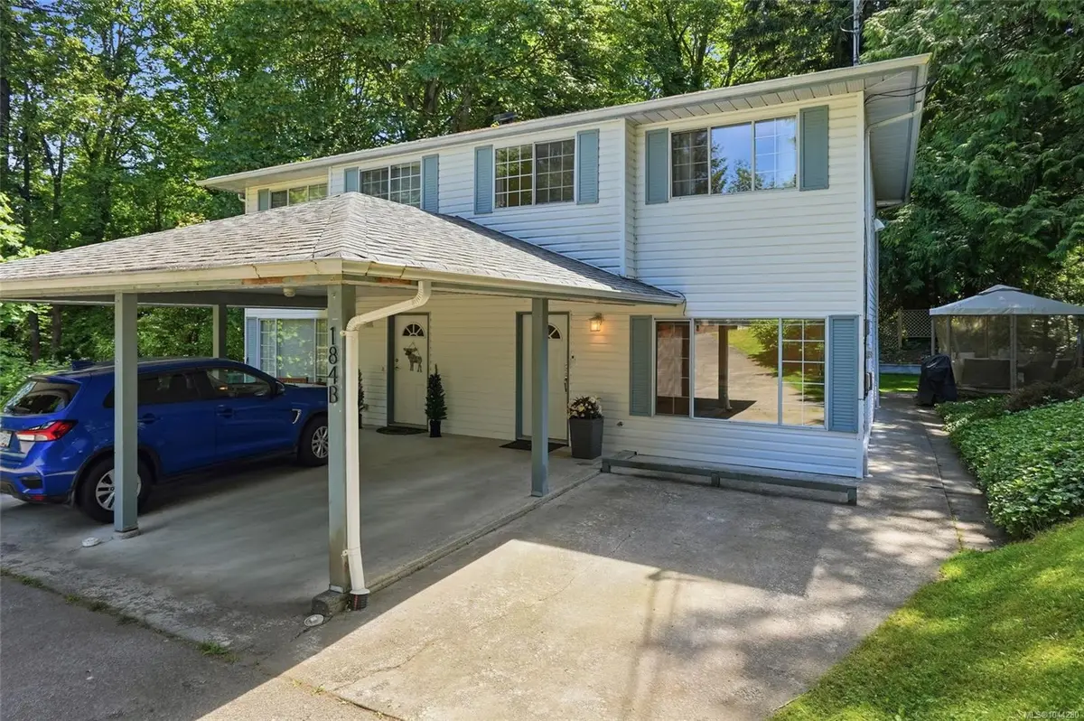 184 Westwood Rd #B, Nanaimo BC V9R 6R8