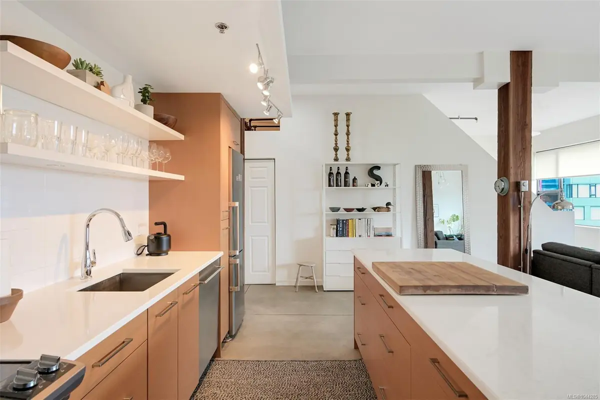 455 Sitkum Rd #303, Victoria BC V9A 7N9