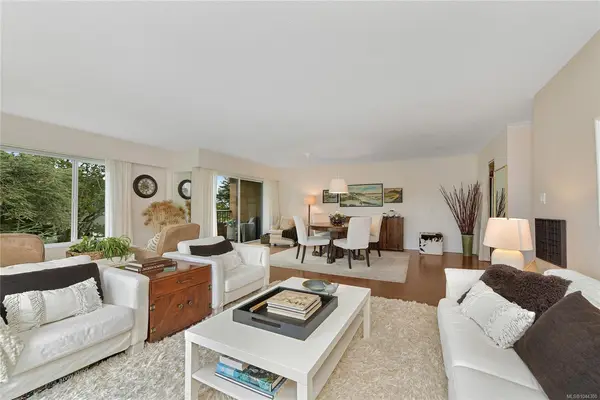 2930 Cook St #305, Victoria BC V8W 3G3 - 2 bed, 2.0 bath in Victoria