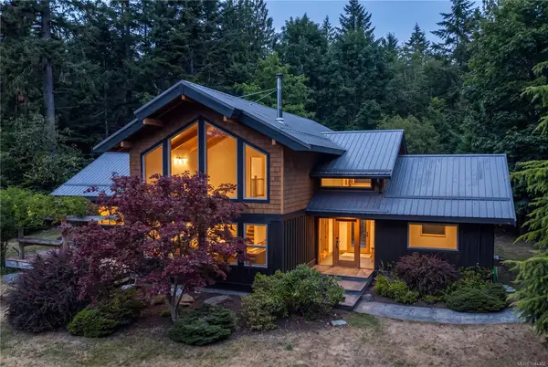 1918 Chelsea Rd, Courtenay BC V9J 1V7 - 2 bed, 3.0 bath in Courtenay