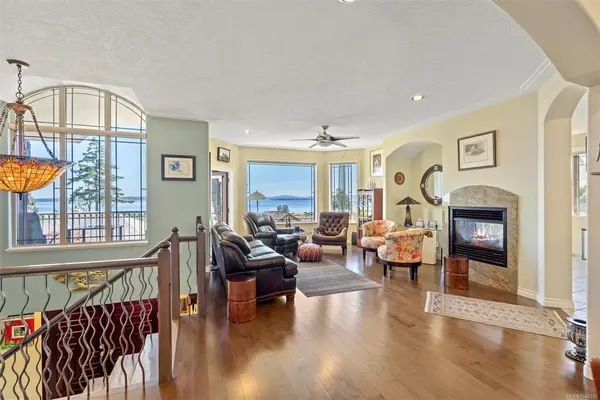7012 Island View Pl, Central Saanich BC V8M 2J6 - 6 bed, 7.0 bath in Central Saanich