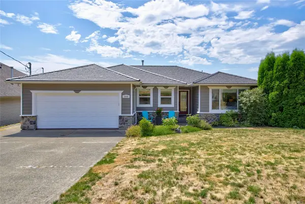 1059 Thorpe Ave, Courtenay BC V9N 7K7 - 6 bed, 3.0 bath in Courtenay