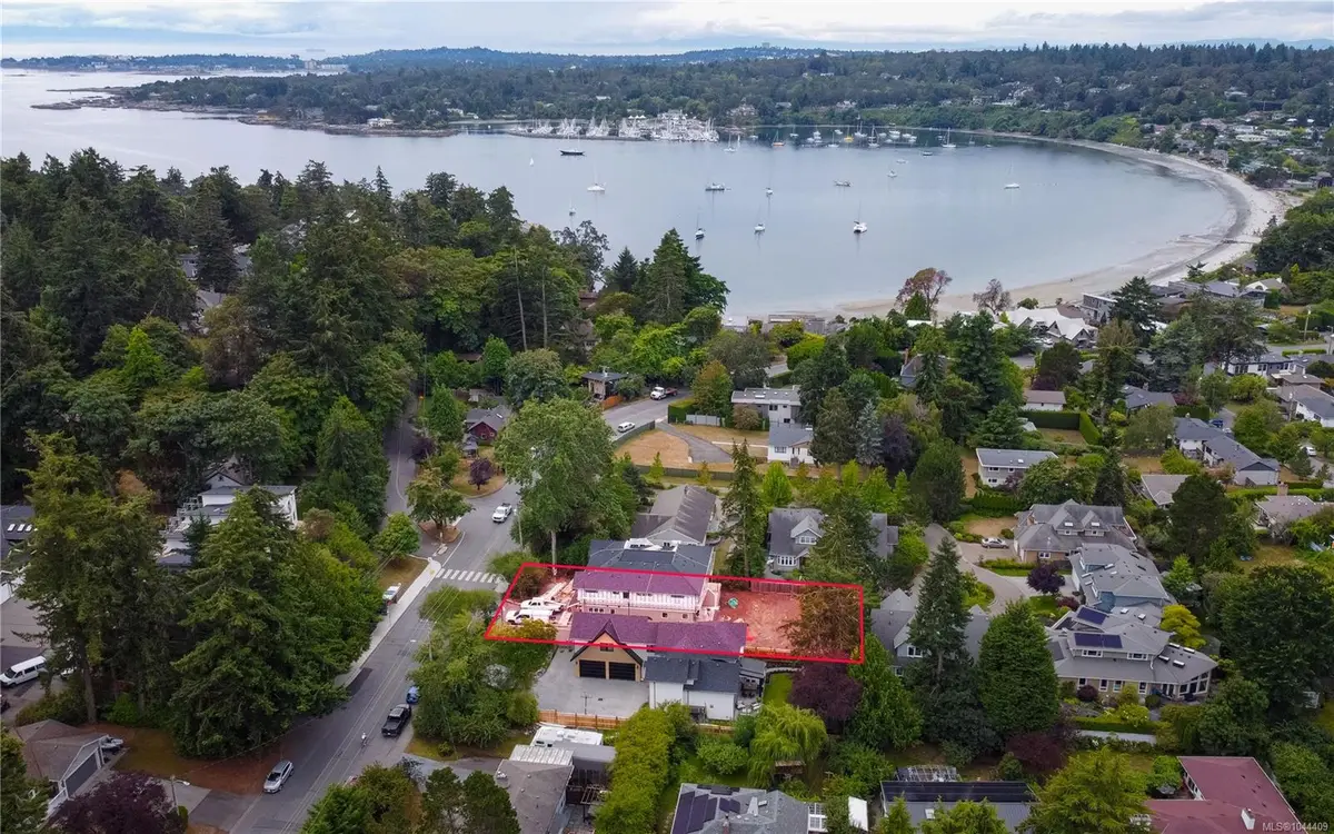 3942 Telegraph Bay Rd #B, Saanich BC V8N 4H7