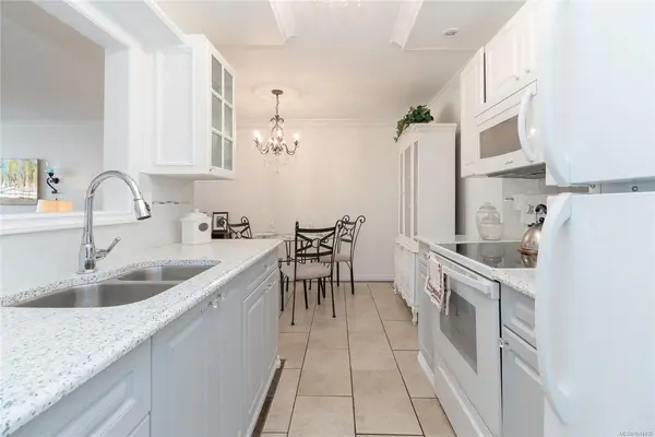 2050 White Birch Rd #111, Sidney BC V8L 2R1 - 1 bed, 1.0 bath in Sidney