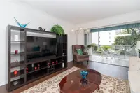 View 10