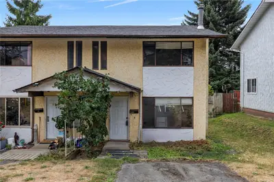 826 Holly Hill Rd, Nanaimo BC V9R 5T1