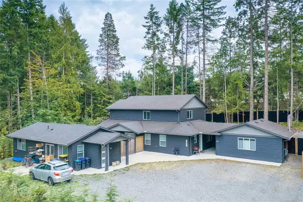 242 Sunningdale Rd E, Qualicum Beach BC V9K 1L3 - 6 bed, 6 bath property for sale in Qualicum Beach