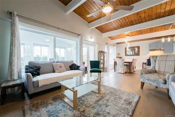 1958 Estevan Rd, Nanaimo BC V9S 3Z2 - 5 bed, 2.0 bath in Nanaimo