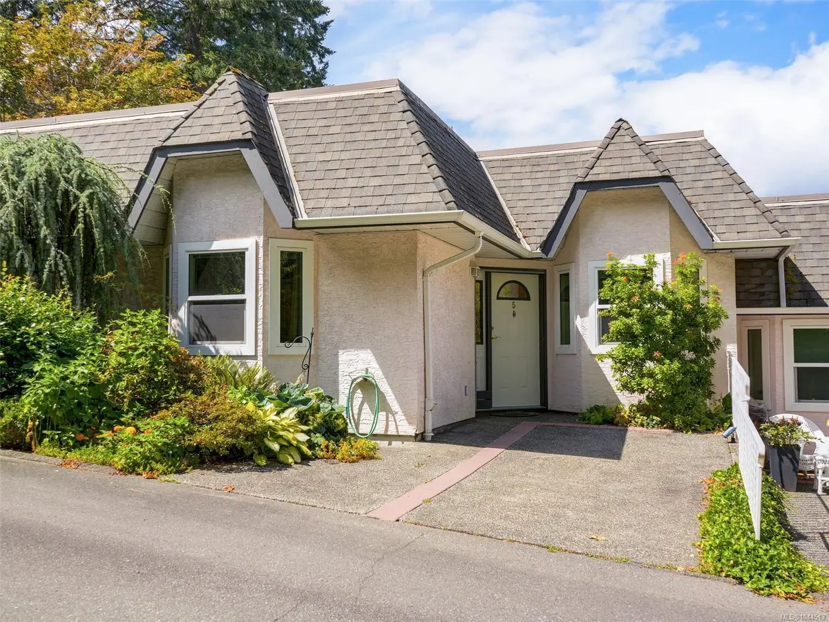 930 Josephine Rd #5, Central Saanich BC V8M 1B3