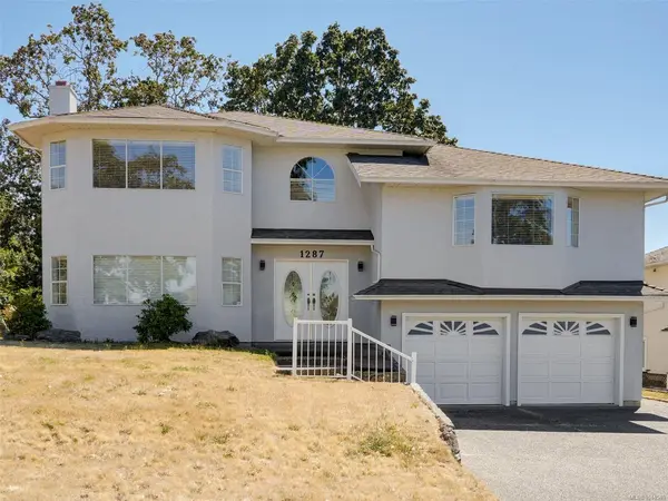 1287 Carmichael Crt, Saanich BC V8Z 7B9 - 6 bed, 4.0 bath in Saanich