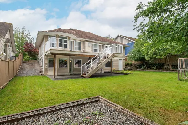 228 Maryland Rd, Campbell River BC V9W 8H5 - 5 bed, 4.0 bath in Campbell River