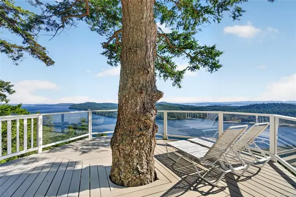 455 Heck Hill Rd, Mayne Island BC V0N 2J2 - 3 bed, 3 bath property for sale in Mayne Island