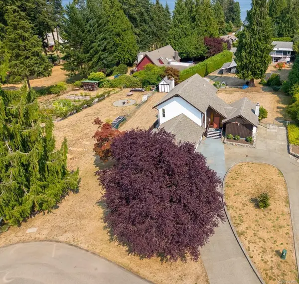 3883 Red Baron Rd, Cobble Hill BC V0R 1L0 - 3 bed, 3.0 bath in Cobble Hill