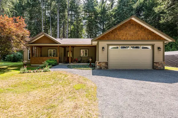 307 Bates Dr, Fanny Bay BC V0R 1W0 - 3 bed, 2.0 bath in Fanny Bay