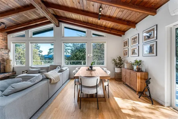 2083 North End Rd, Salt Spring BC V8K 1E1 - 3 bed, 3.0 bath in Salt Spring