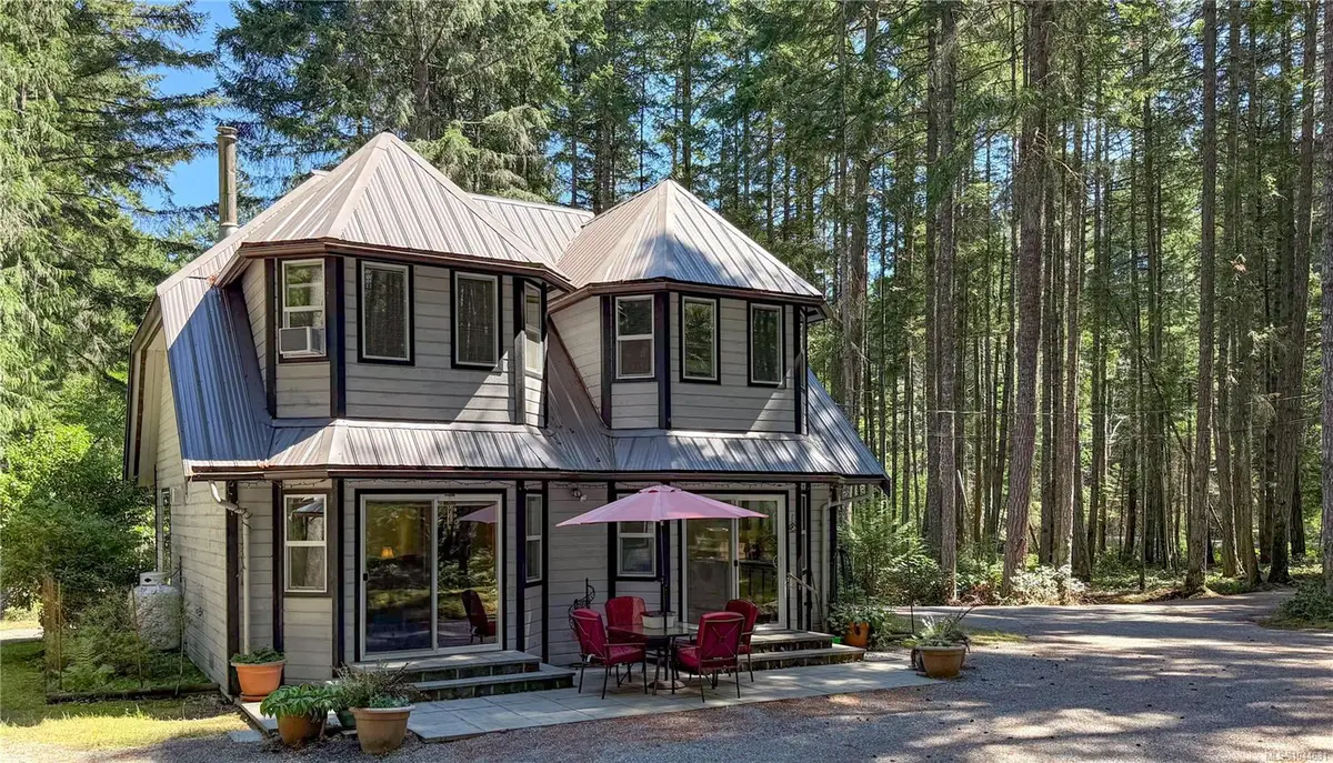 980 coats Dr, Gabriola Island BC V0R 1X3
