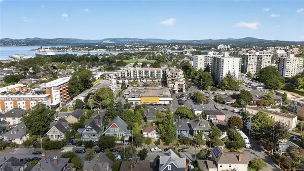 146 MEDANA St, Victoria BC V8V 2H5 - 2 bed, 1.0 bath in Victoria