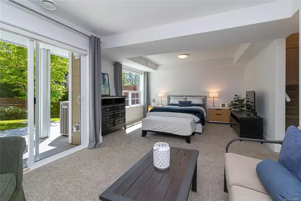 1649 Lloyd Pl #2, View Royal BC V9C 0E5 - 3 bed, 4.0 bath in View Royal