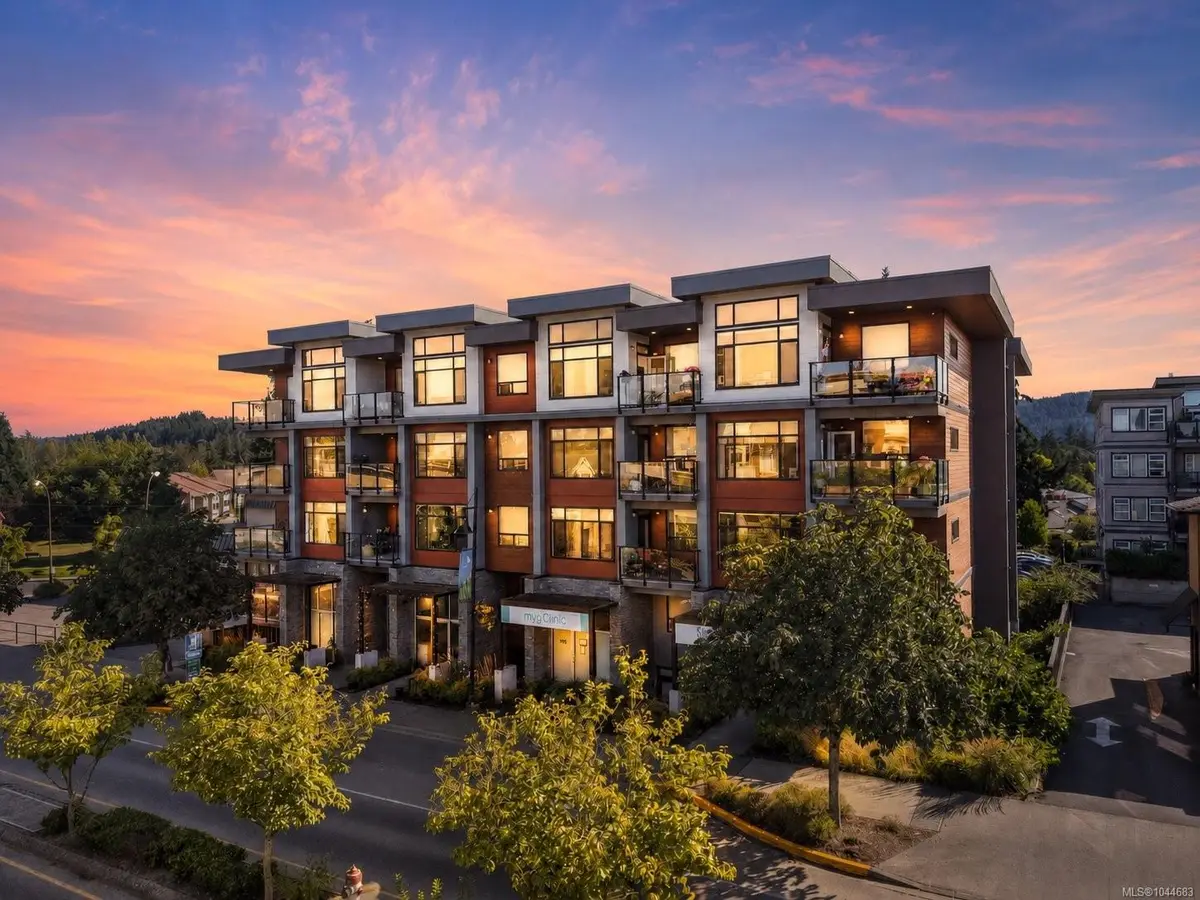 7162 West Saanich Rd #307, Central Saanich BC V8M 1P6