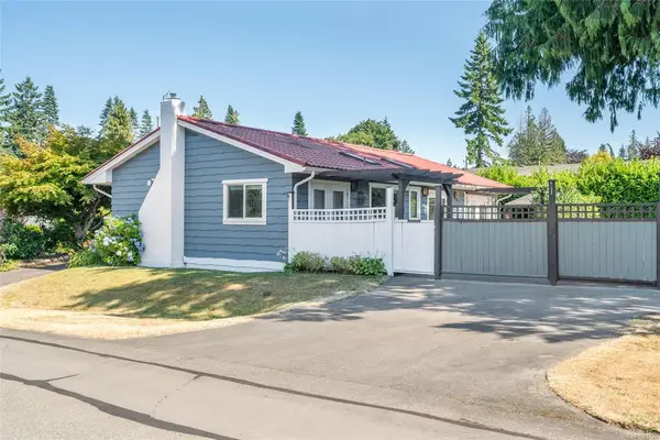 560 Eaglecrest Dr, Qualicum Beach BC V9K 1E3 - 2 bed, 2.0 bath in Qualicum Beach