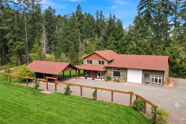 1704 Matterson Rd, Errington BC V0R 1V0 - 4 bed, 3 bath property for sale in Errington
