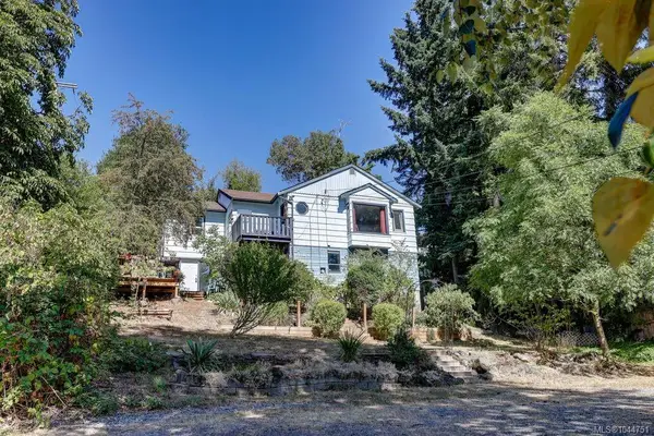 995 Franklyn St, Nanaimo BC V9R 2Y6 - 5 bed, 3.0 bath in Nanaimo