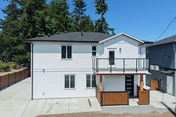 2190 Jingle Pot Rd #200, Nanaimo BC V9R 6J2 - 3 bed, 3 bath in Nanaimo