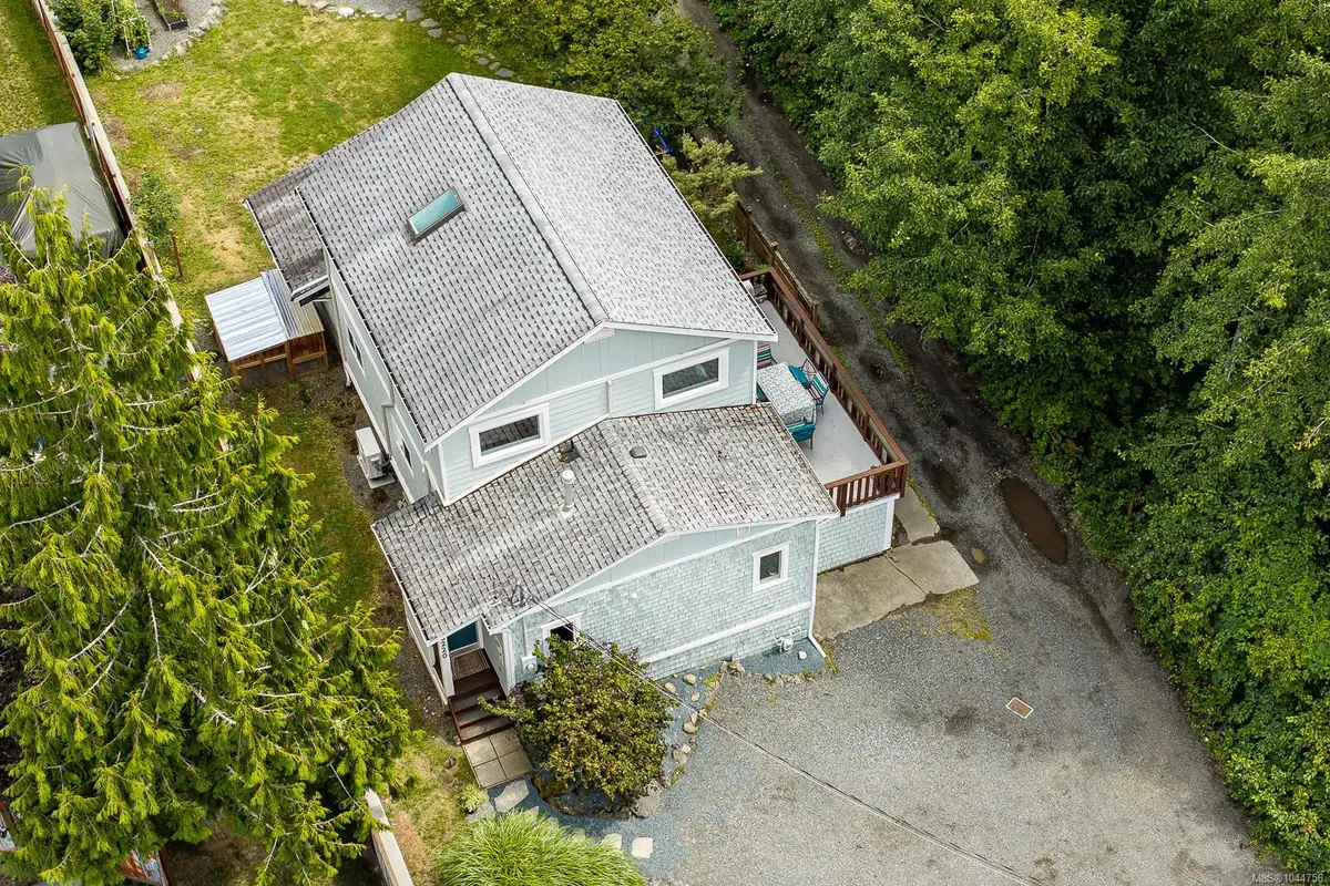 3220 Sutton Rd, Cumberland BC V0R 1S0