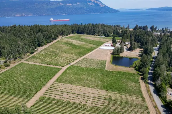 840 Cherry Point Rd, Cobble Hill BC V0R 1L3 - 6 bed, 4.0 bath in Cobble Hill