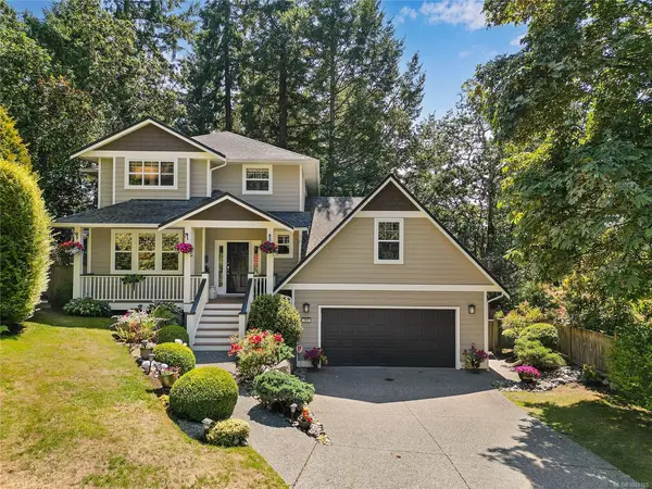 209 Shadow Ridge Pl, View Royal BC V8Z 5C8 - 5 bed, 4.0 bath in View Royal