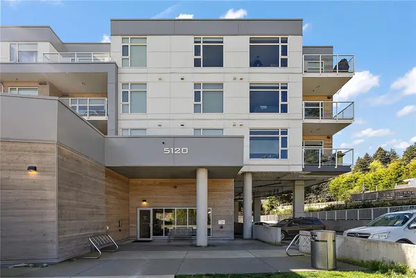 5120 Cordova Bay Rd #214, Saanich BC V8Y 2K5 - 2 bed, 2.0 bath in Saanich